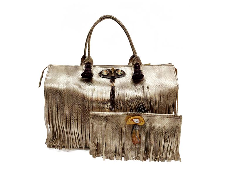 Borsa a spalla in stile animalier con decorazioni in miniatura e chiusura a zip