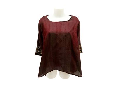 Pezzo unico in shantung bordeaux, blusa con maniche a 3/4 e dettagli in velluto