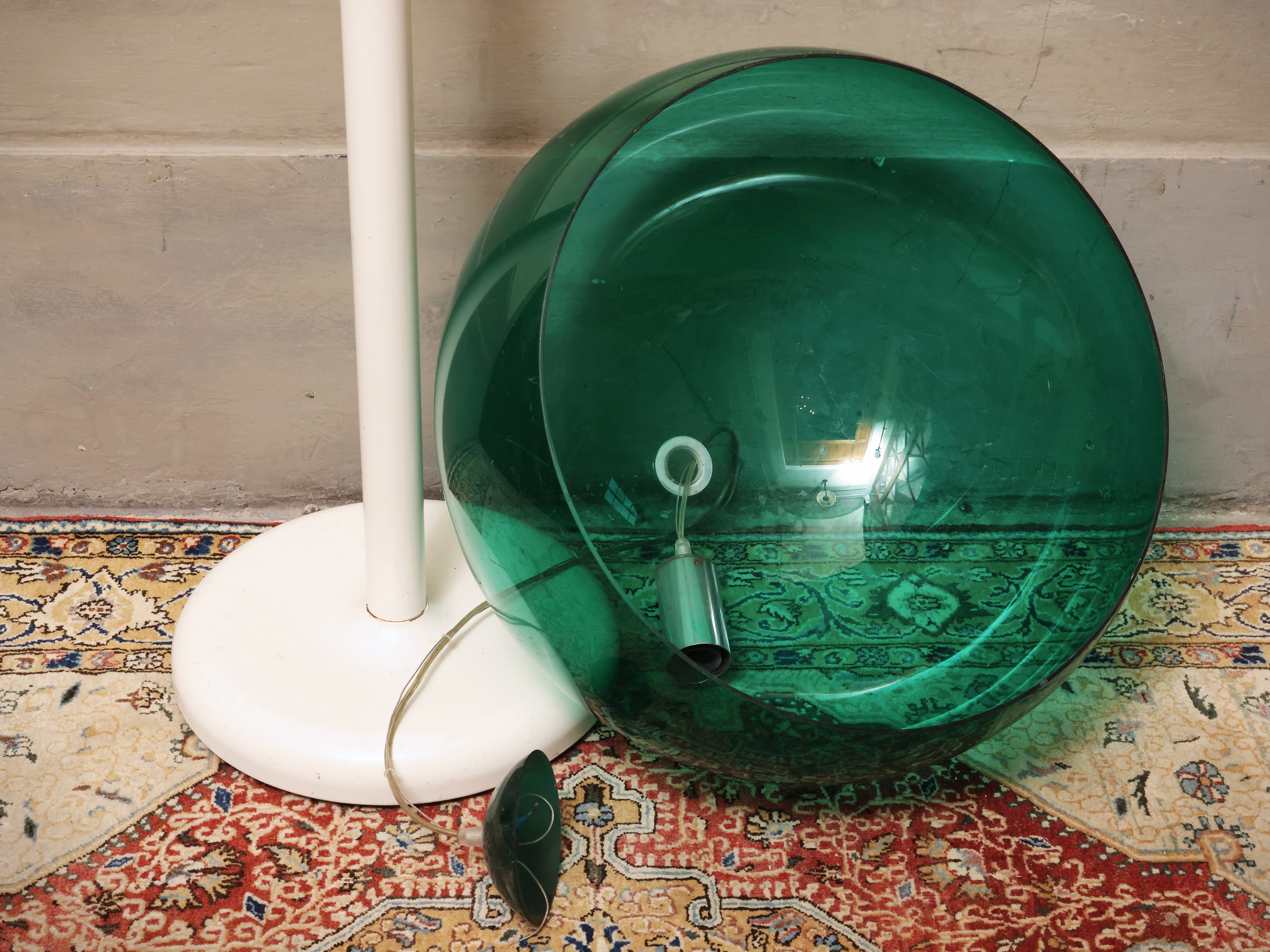 Due complementi di arredo di gusto moderno