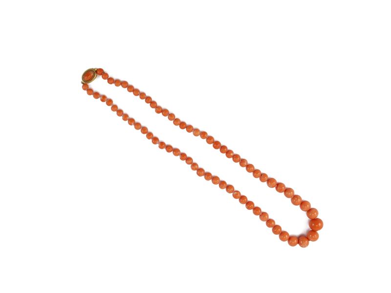 Collana ad un filo di sfere in corallo