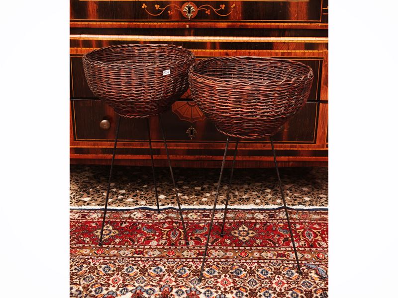 Coppia di fioriere in vimini