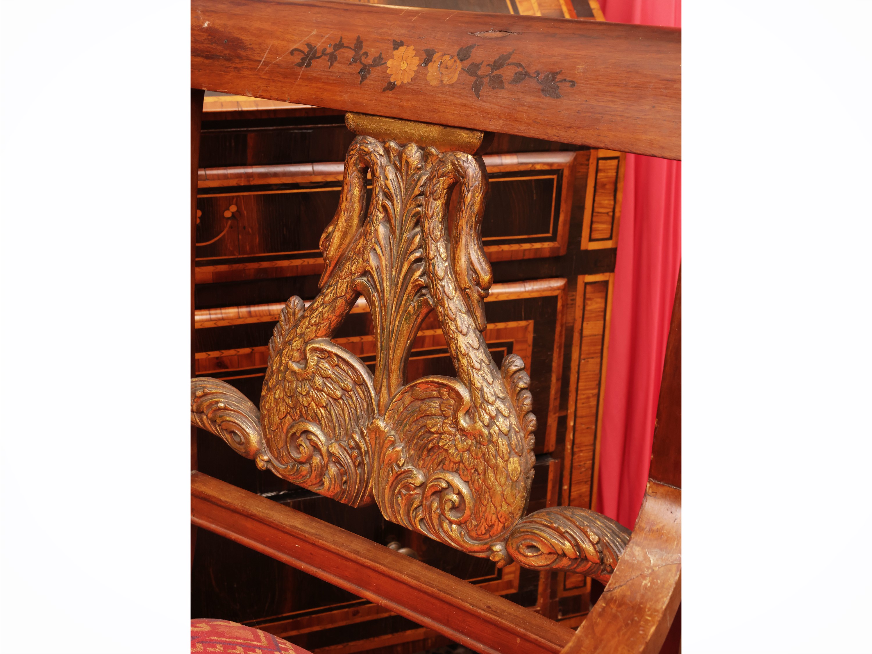 Coppia di poltroncine in noce