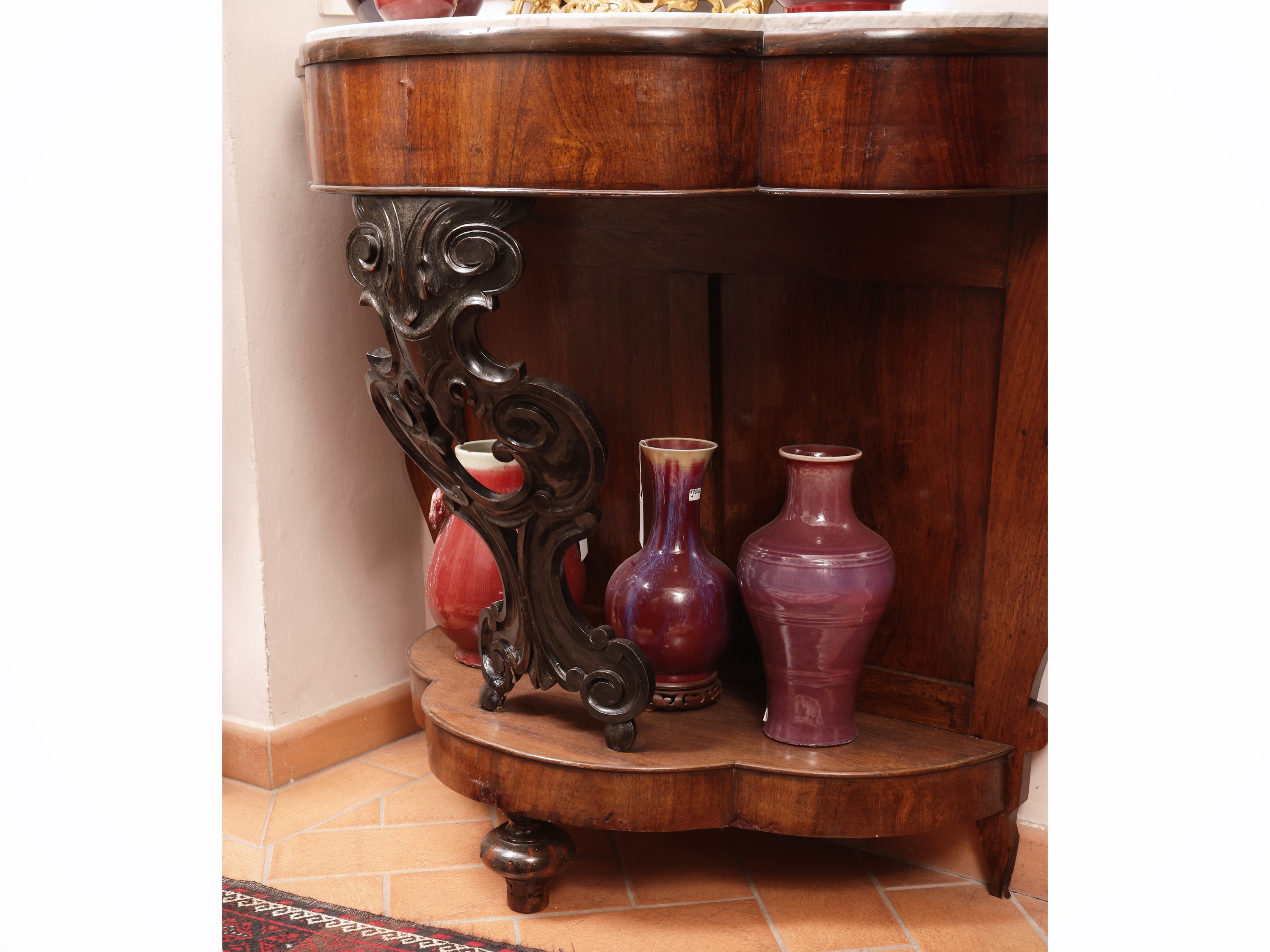 Console in noce e piuma di noce