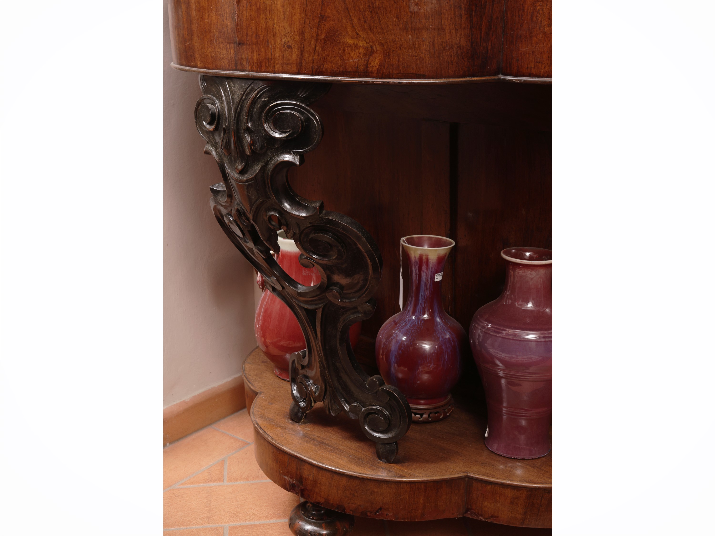 Console in noce e piuma di noce