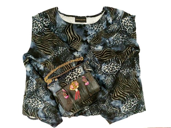 Jewel bag and animalier sweater