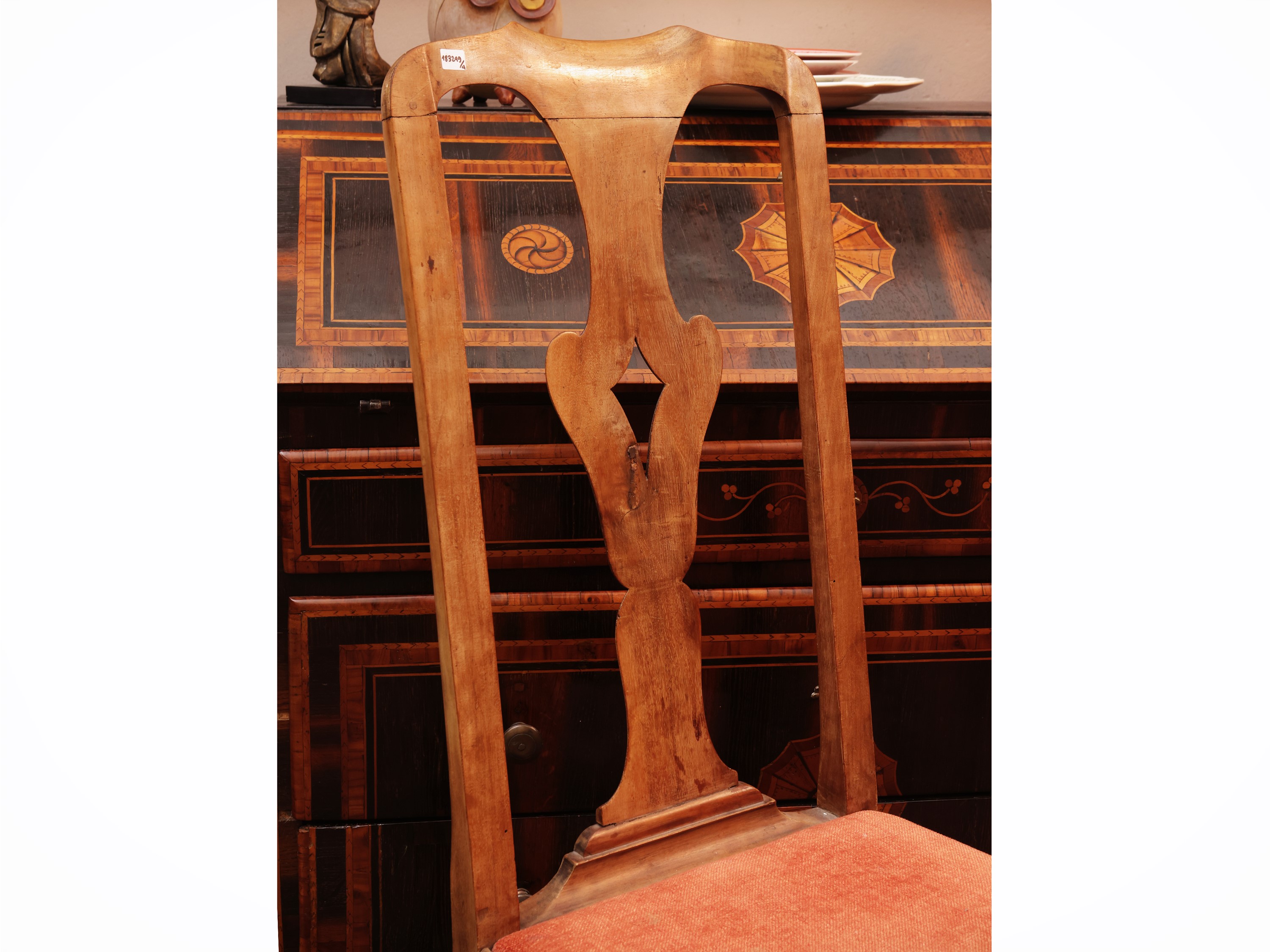 Serie di quattro sedie, stile seicentesco, in noce