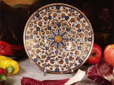 Piatto in maiolica, Deruta, XVI secolo