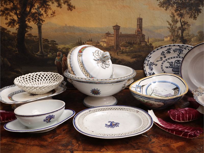 Miscellanea di ceramiche d'epoca, oggetti decorativi e di antiquariato