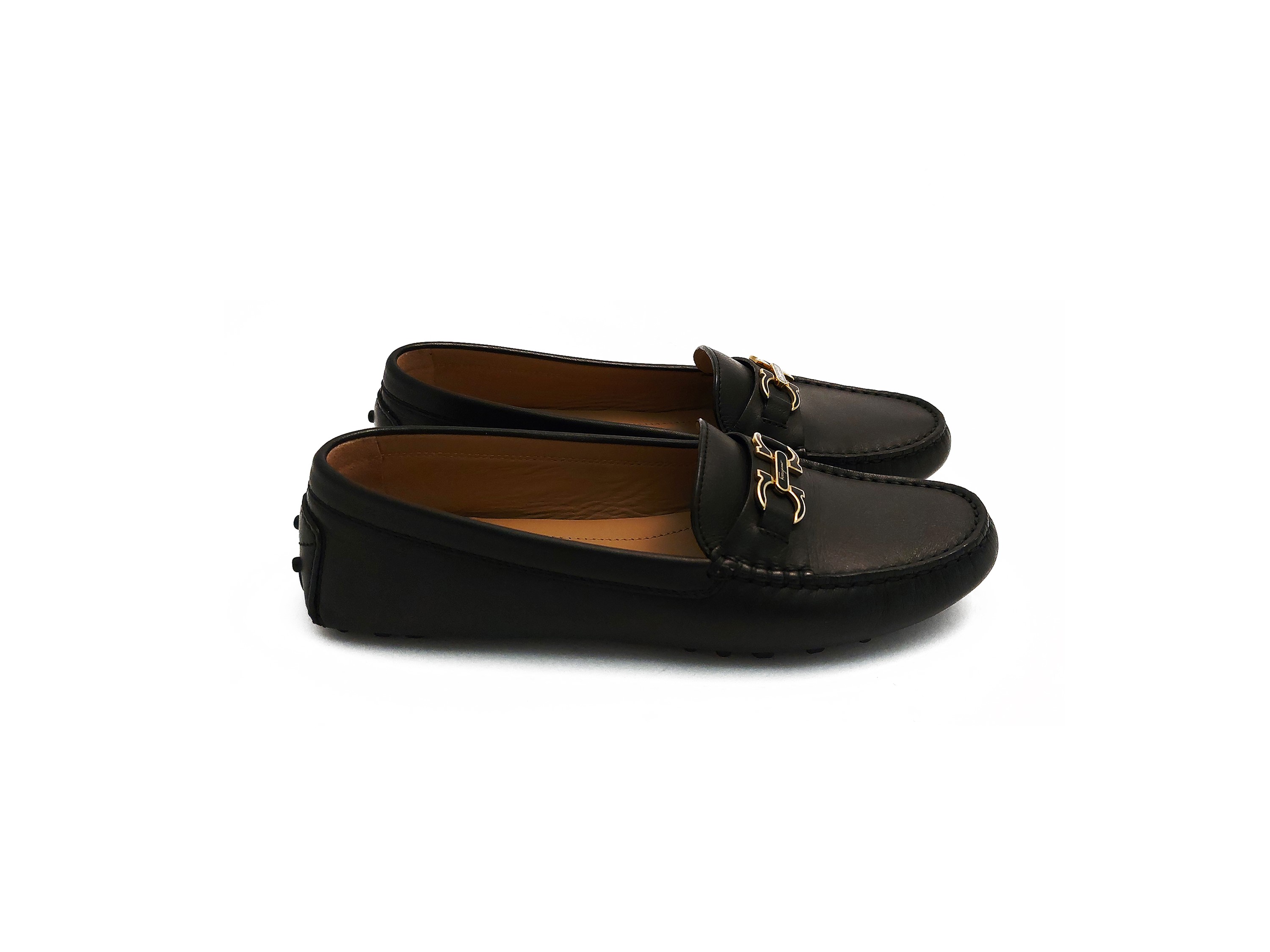 Salvatore Ferragamo, Mocassini in pelle nera con fibbia dorata