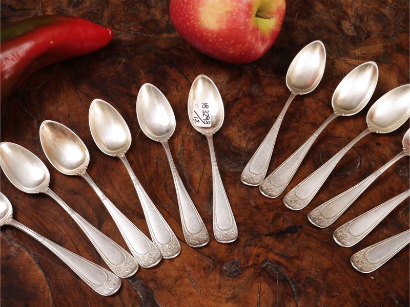 Serie di cucchiani d'argento