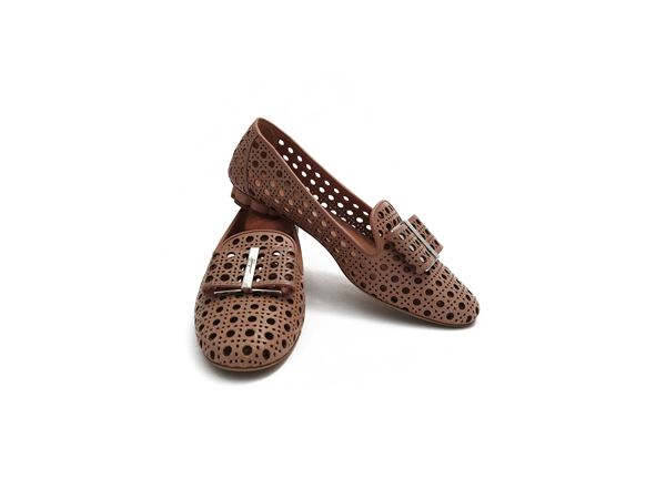 Salvatore Ferragamo - Ballerine in pelle traforata rosa