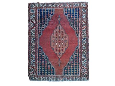 Due tappeti, dimensioni cm 185x131 e cm 182x111