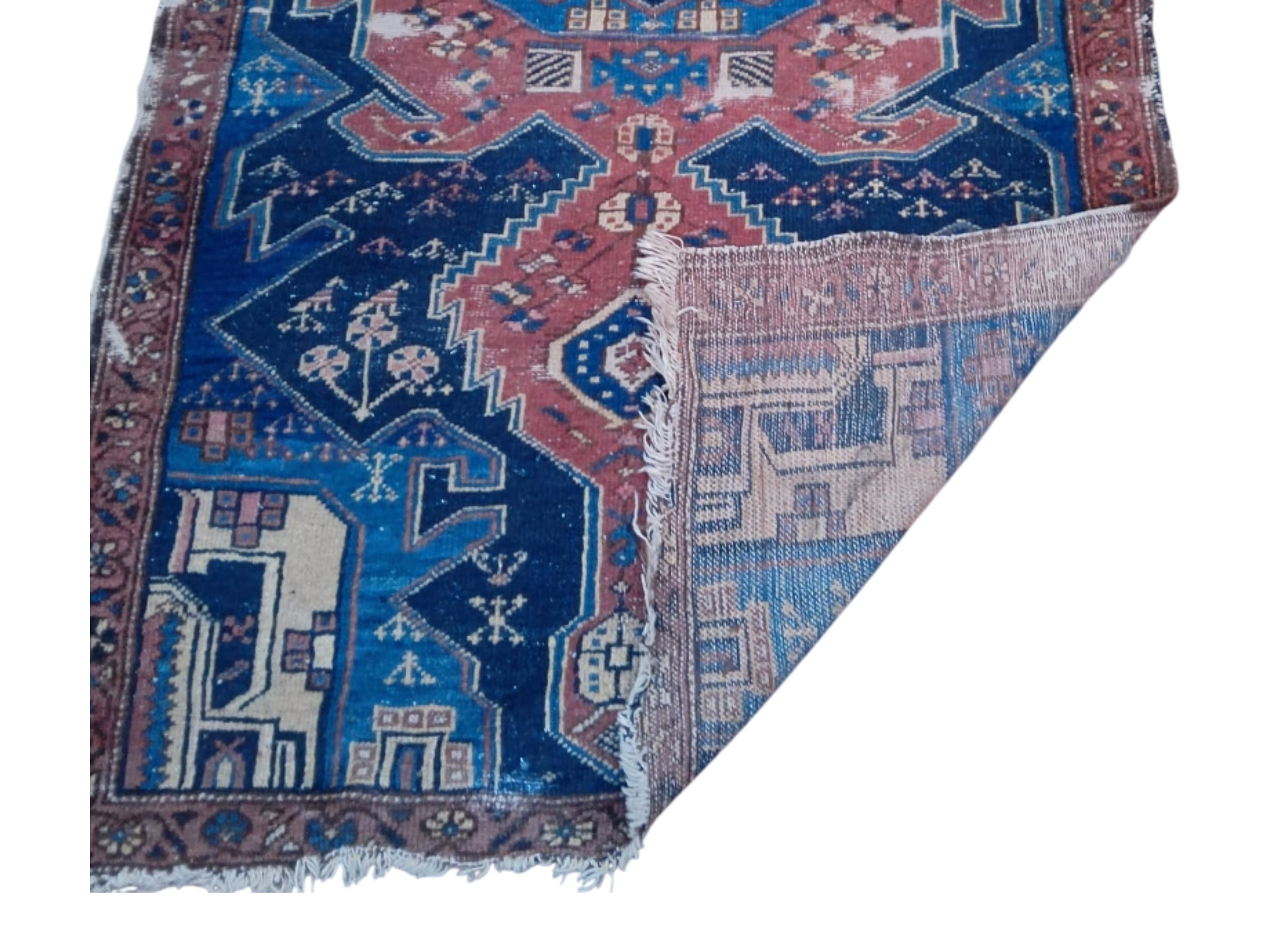 Due tappeti, dimensioni cm 185x131 e cm 182x111