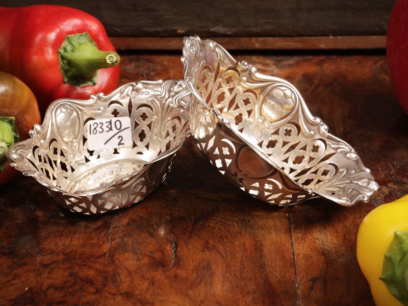 Coppia di saliere in argento