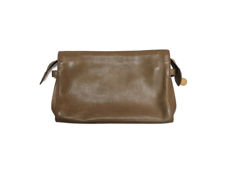Gucci, Pochette in pelle beige con chiusura a zip e tasca interna