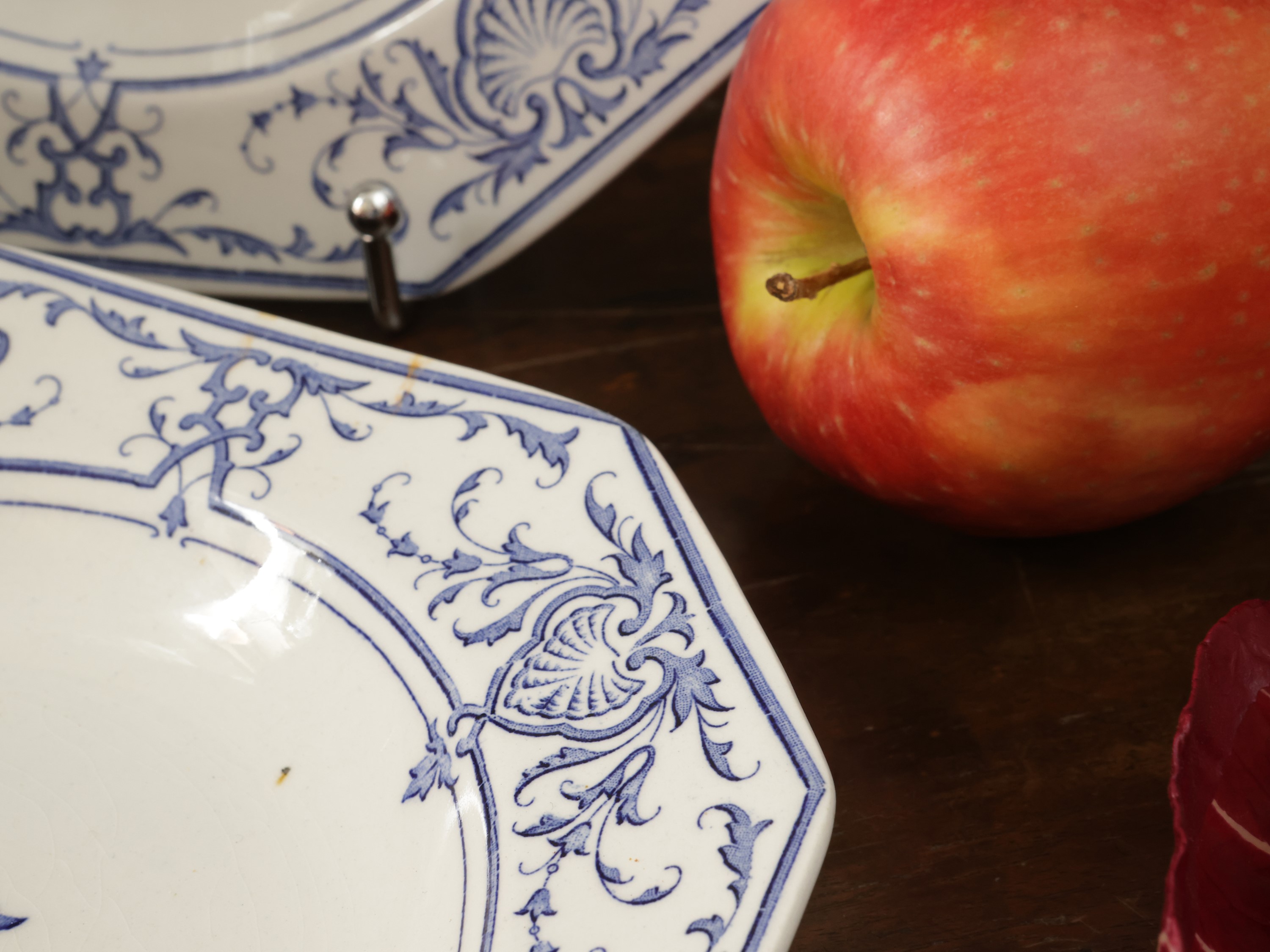 Serie di sei piatti fondi in terraglia