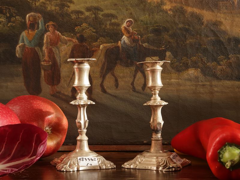 Coppia di piccoli candelieri in argento, Elkington e Henry Wilkinson & Co