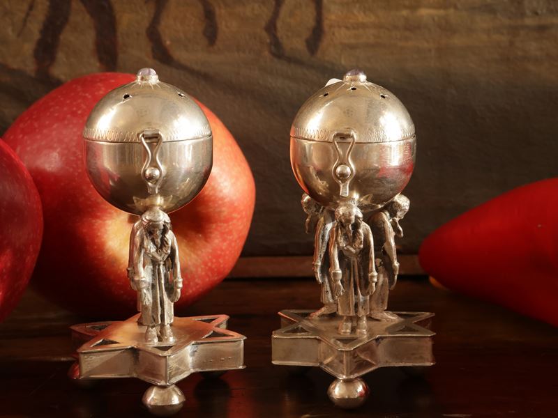 Judaica - Coppia di portaspezie ebraici (besamin), forse Konstantin Iakovlevich