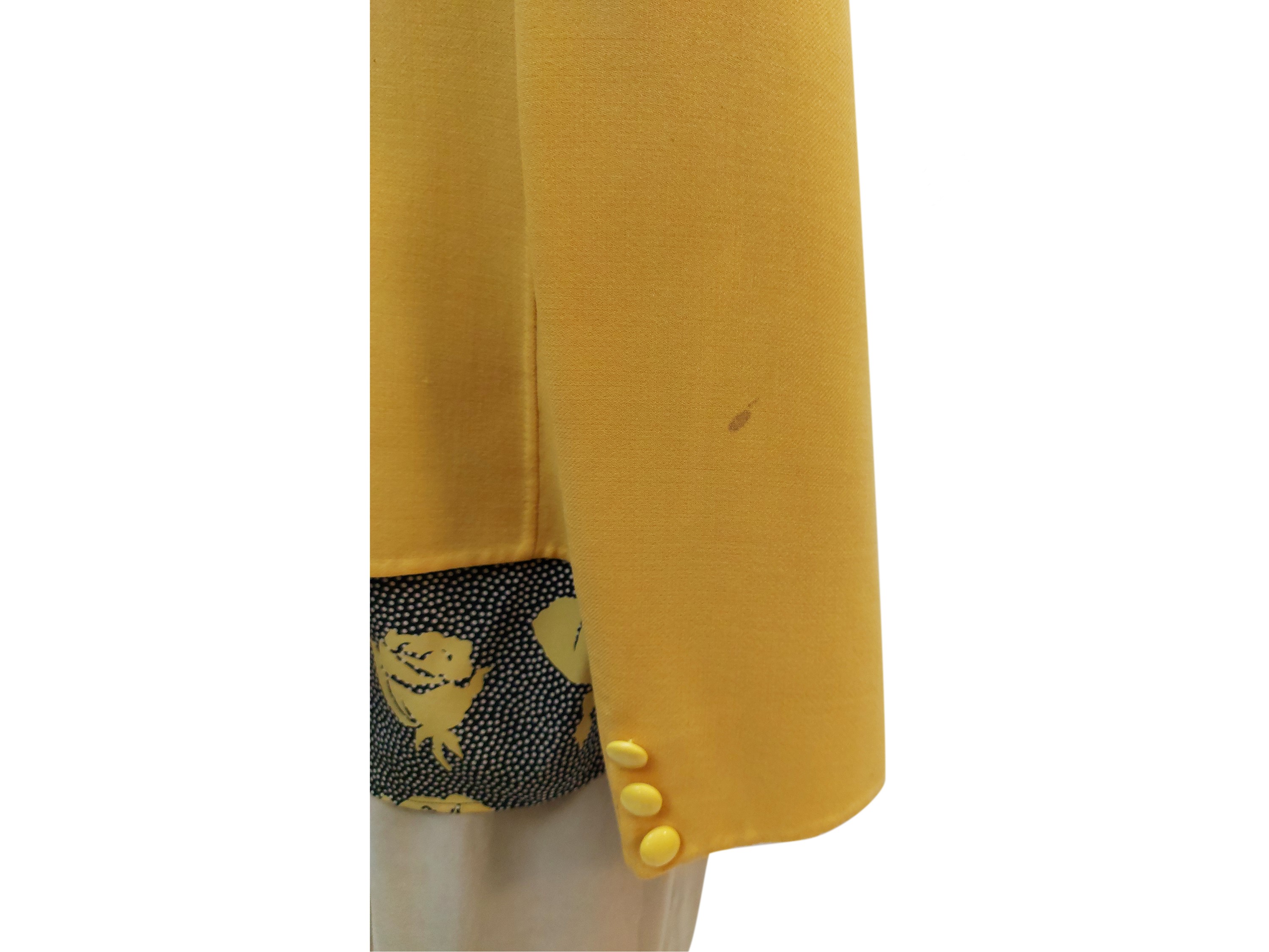 Mila Schon - Giacchina in lana gialla e camicia fantasia