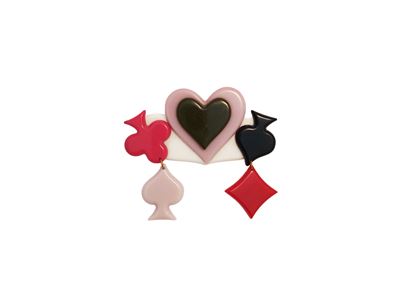 Grande spilla in resina raffigurante semi di carte da gioco