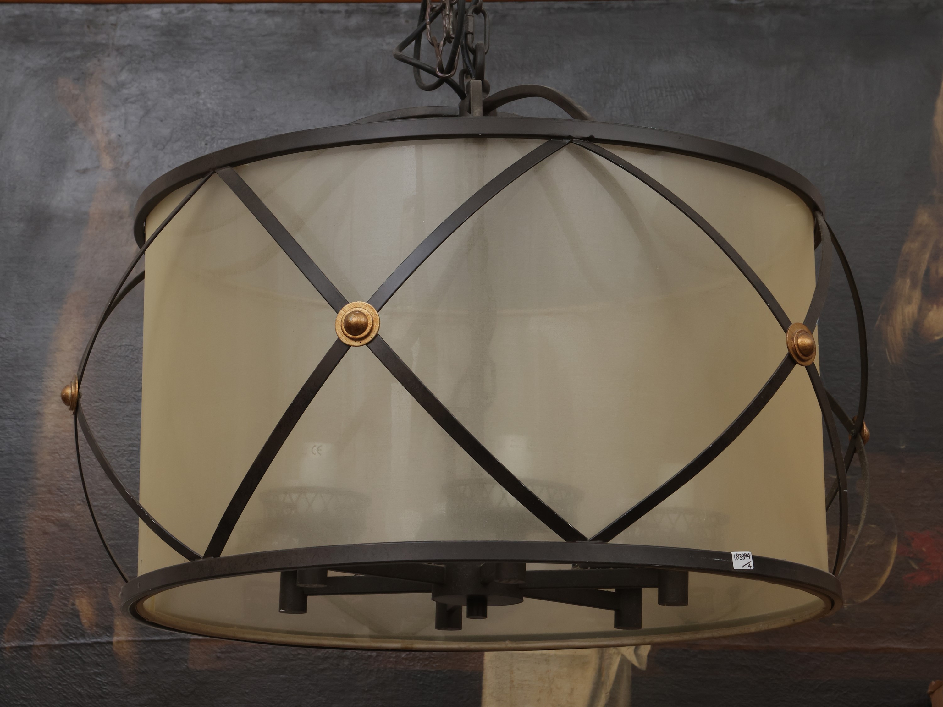 Grande lampadario in ferro battuto