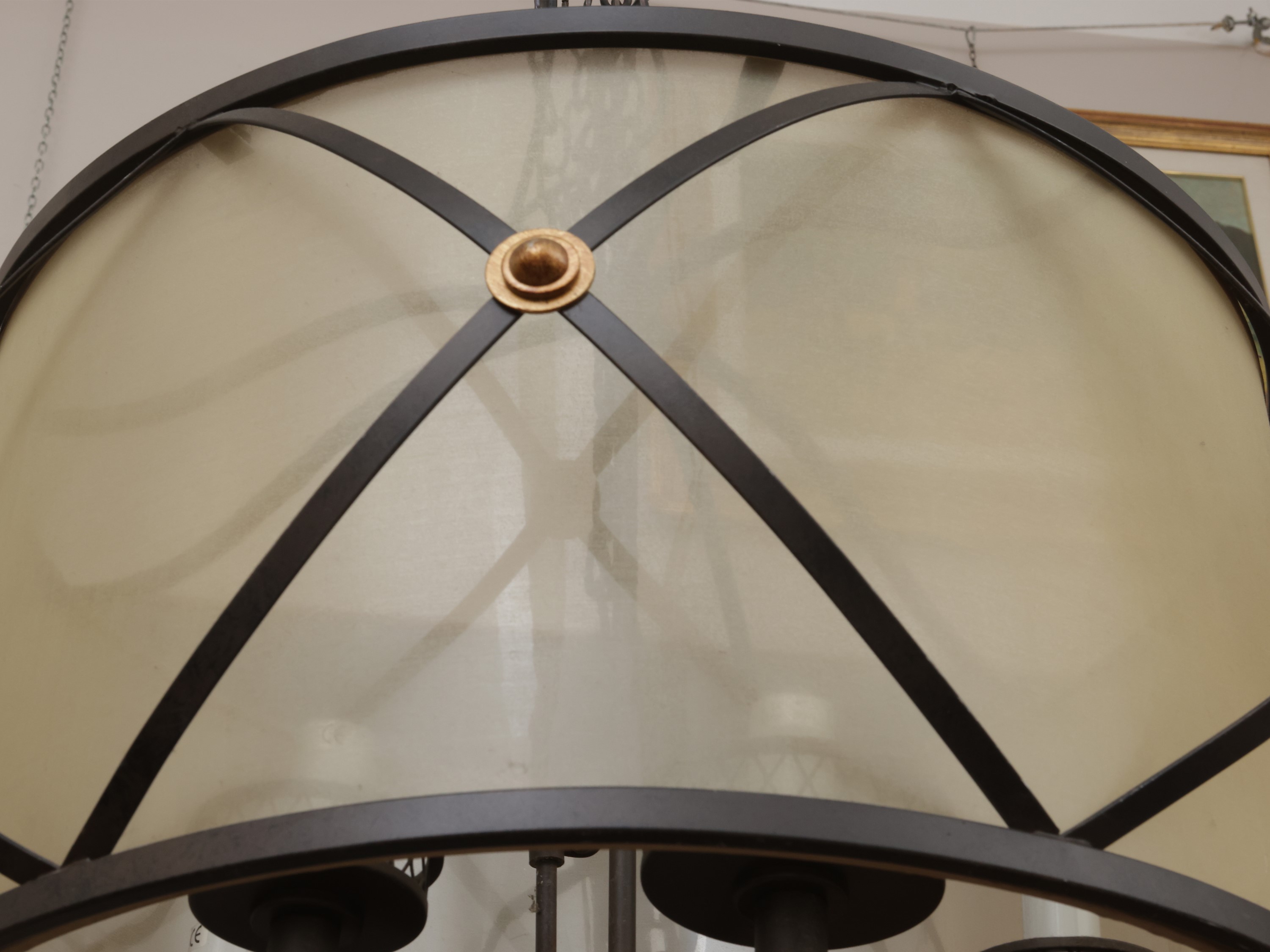 Grande lampadario in ferro battuto