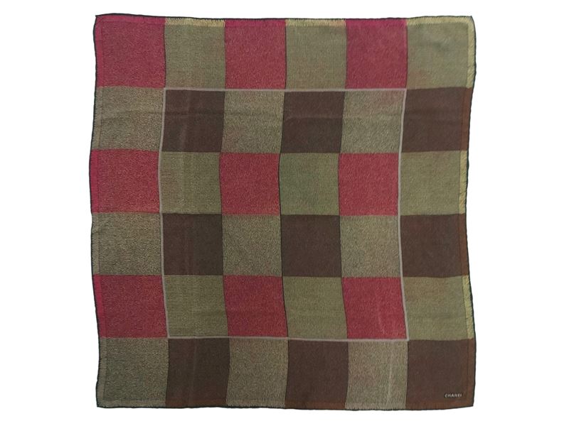 Chanel, Foulard in seta fantasia con riquadri marroni, verde oliva e bordeaux