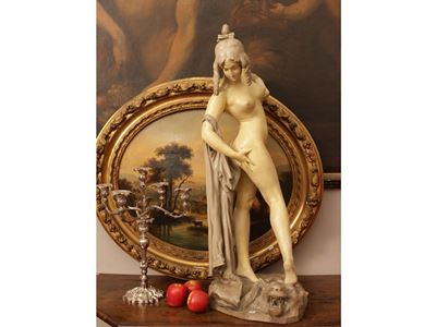 Venere, scultura in ceramica patinata