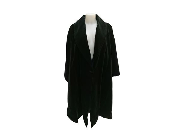 Gucci - Black velvet cape