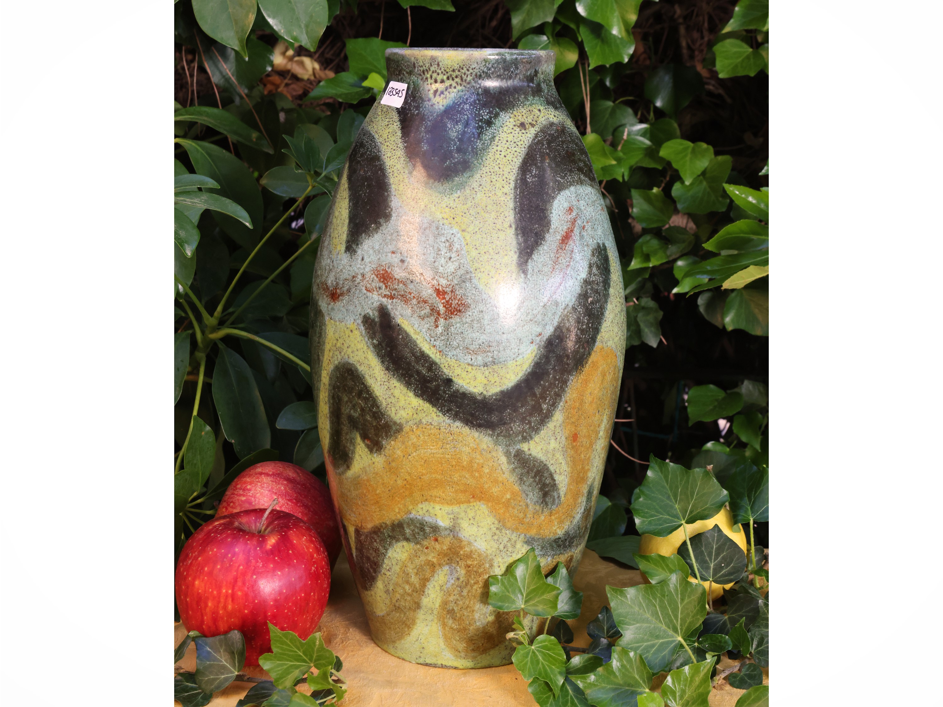Vaso in ceramica smaltata, marchio sotto la base