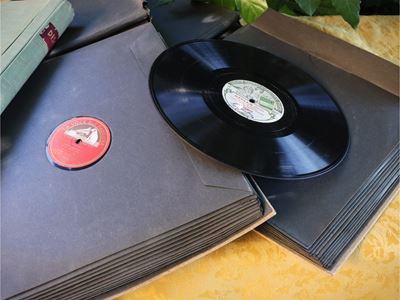 Collezione di dischi in vinile per grammofono a 78 giri