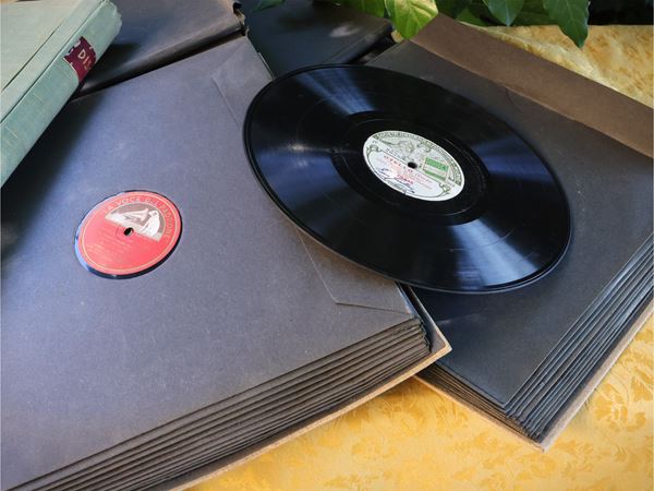Collezione di dischi in vimile per grammofono a 78 giri