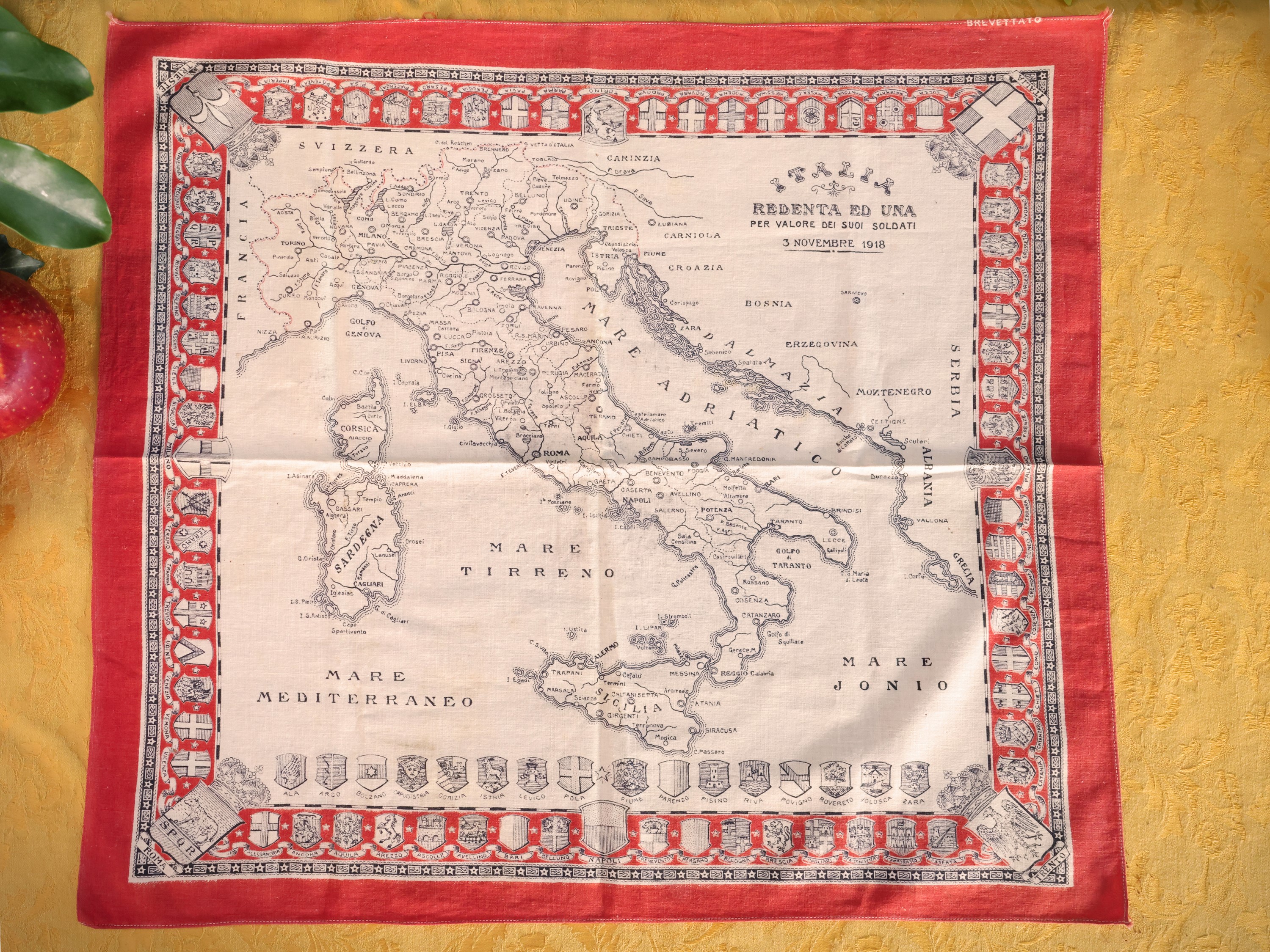 Militaria e collezione di curiosità, XIX/XX secolo