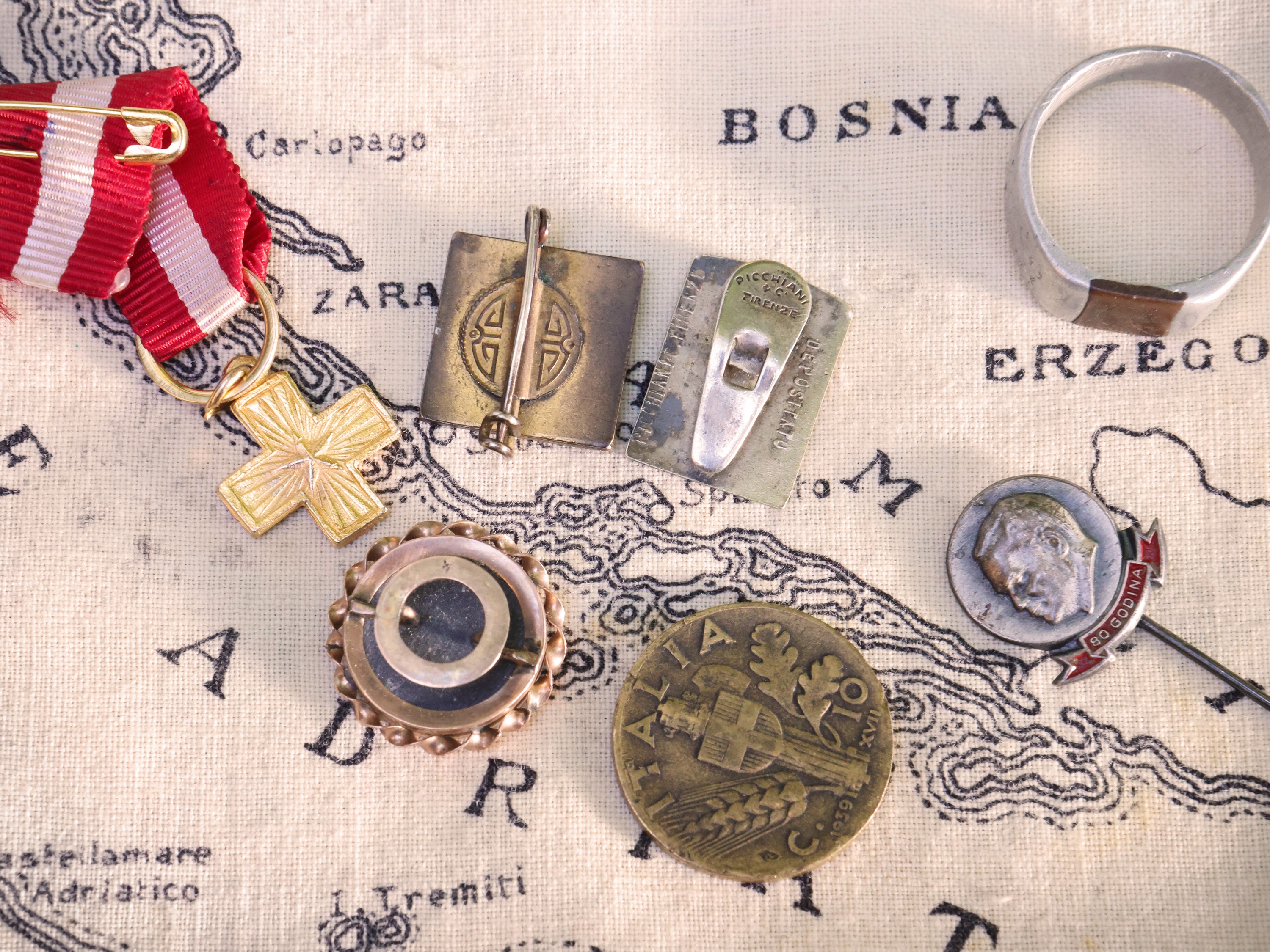 Militaria e collezione di curiosità, XIX/XX secolo