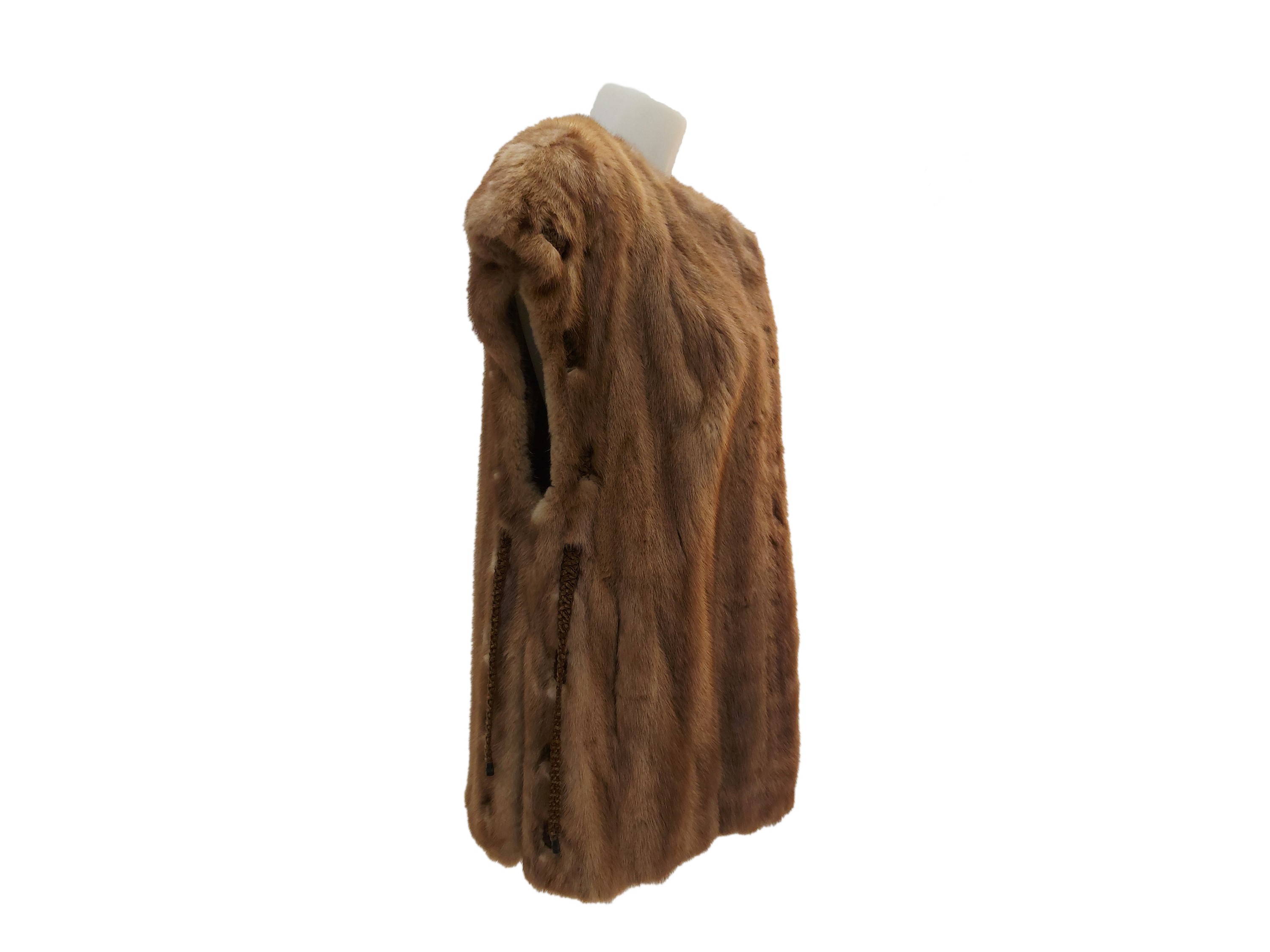 Gilet in pelliccia di visone beige, inserti scamosciati e spacchi laterali