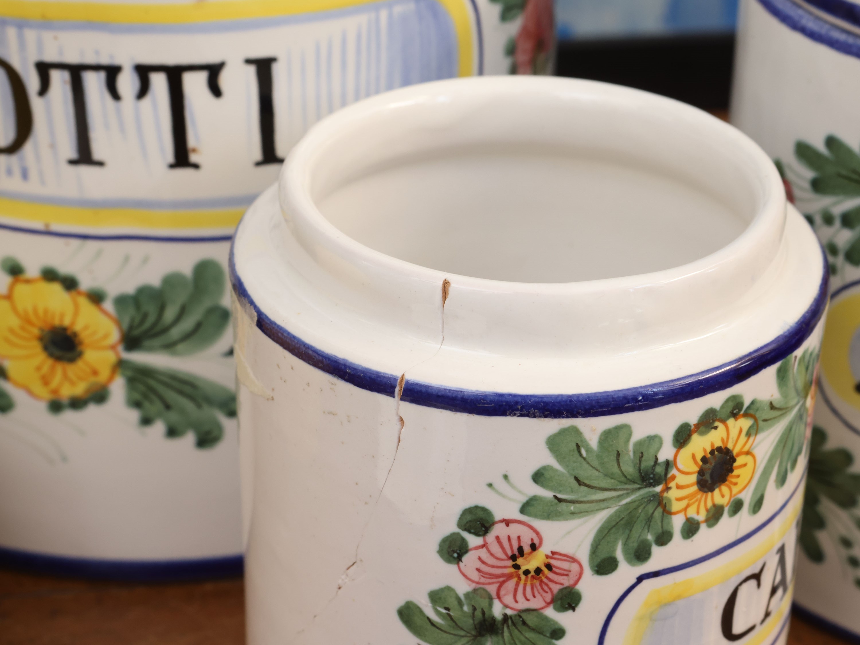 Deruta, Set di barattoli porta spezie in ceramica smaltata, decorazione floreale