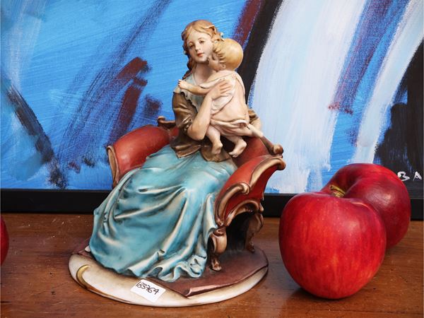 Figura in porcellana policroma