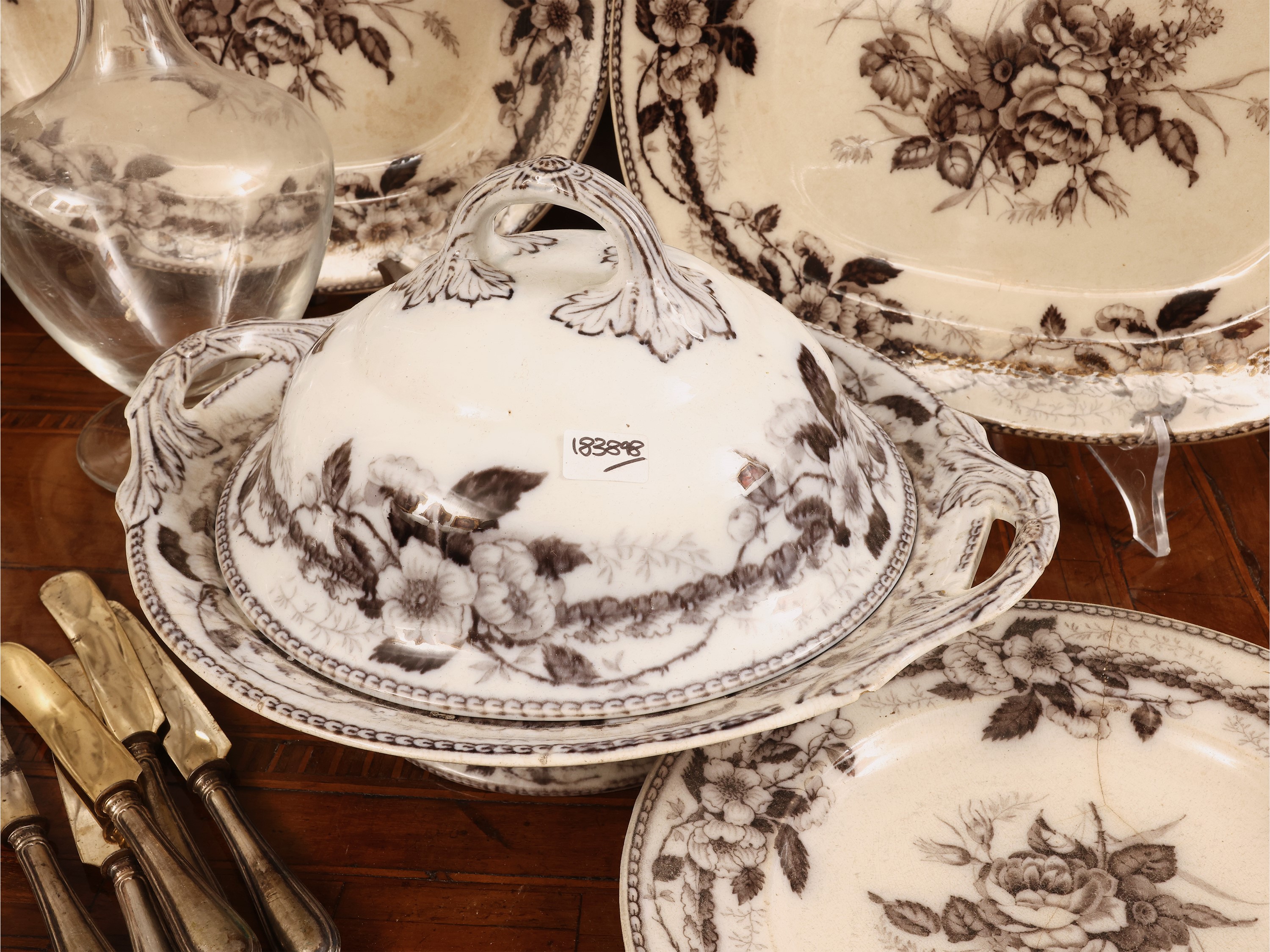Accessori d’epoca per la tavola, terraglia e vetro (XIX/XX secolo)