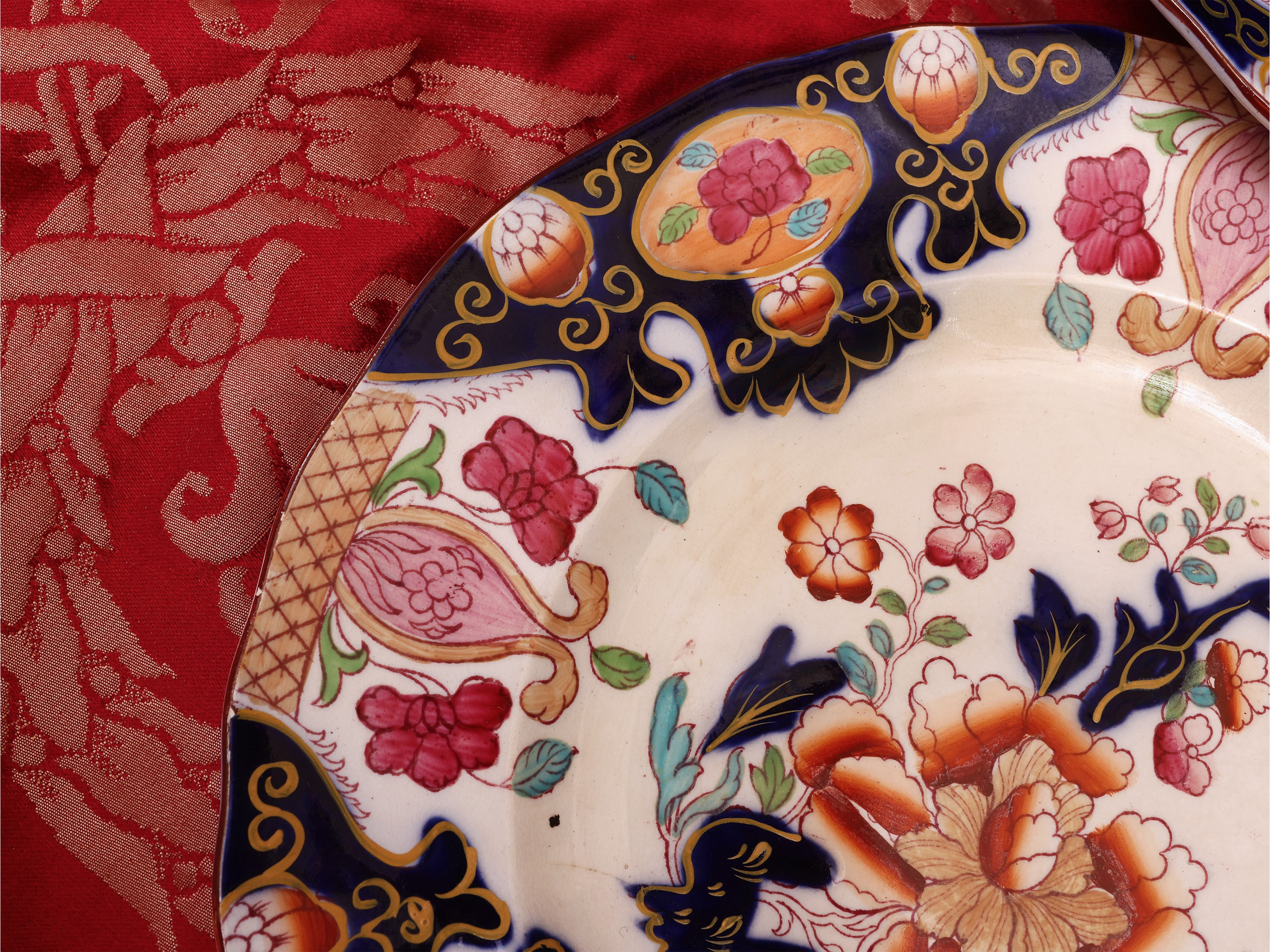Inghilterra (fine XIX secolo), Serie di undici piatti decorativi in terraglia