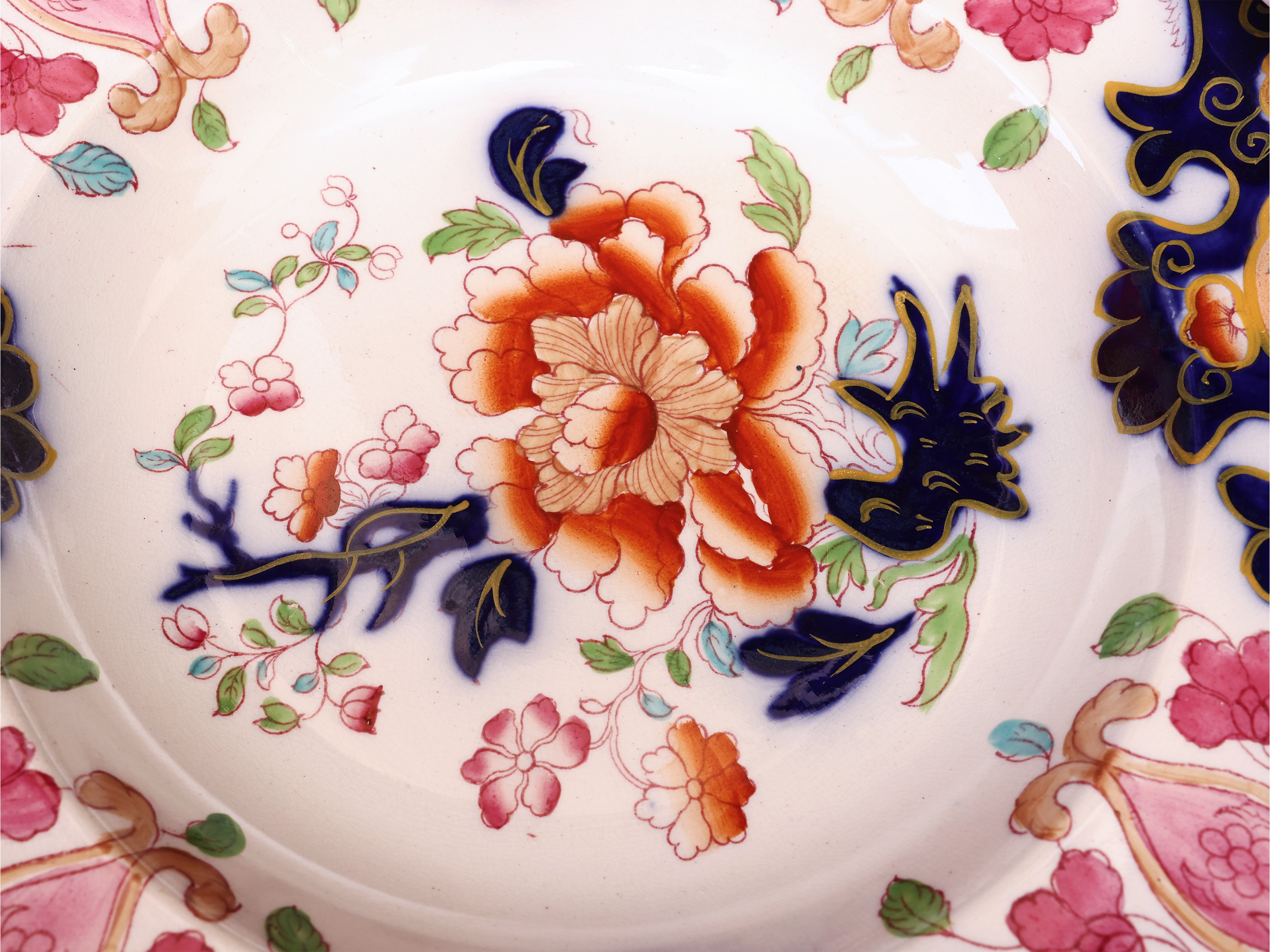 Inghilterra (fine XIX secolo), Serie di undici piatti decorativi in terraglia