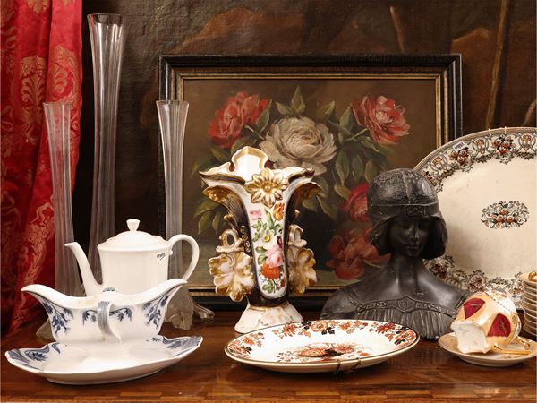 Miscellanea di accessori in ceramica e terraglia