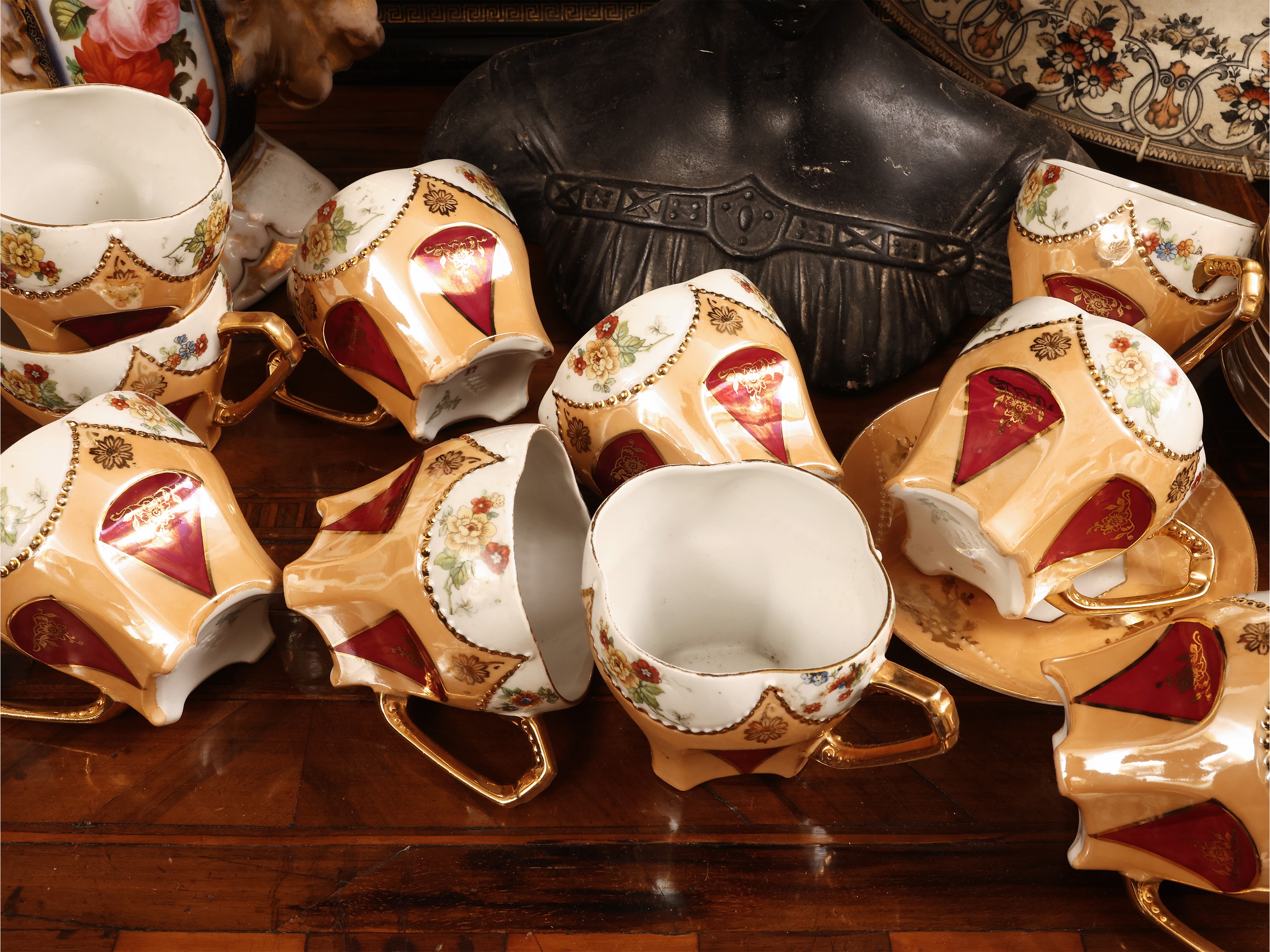 Villeroy & Boch, Miscellanea di accessori in terraglia e ceramica (salsiera, teiera, set di tazze...