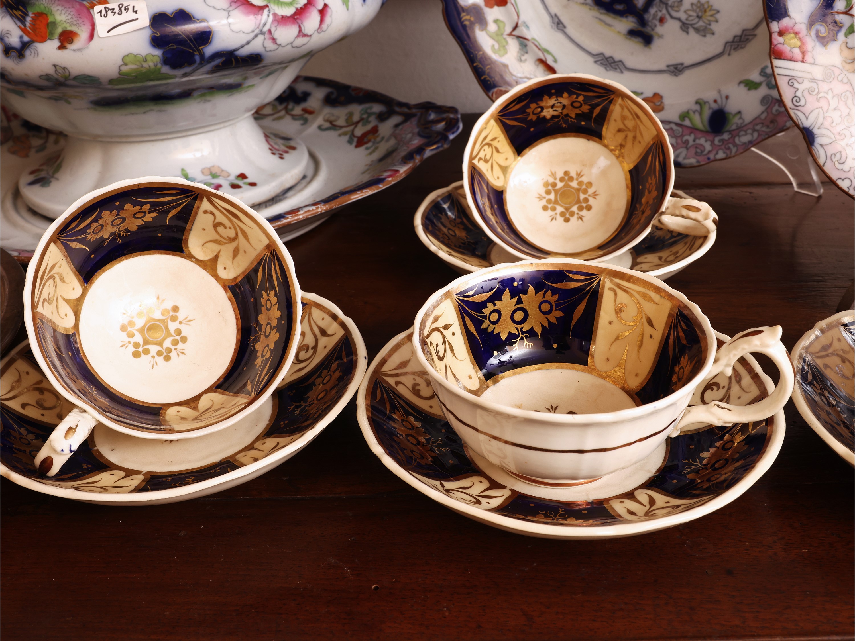Miscellanea per la tavola d’epoca, terraglia decorata a fiori, con zuppiera (XIX/XX secolo)