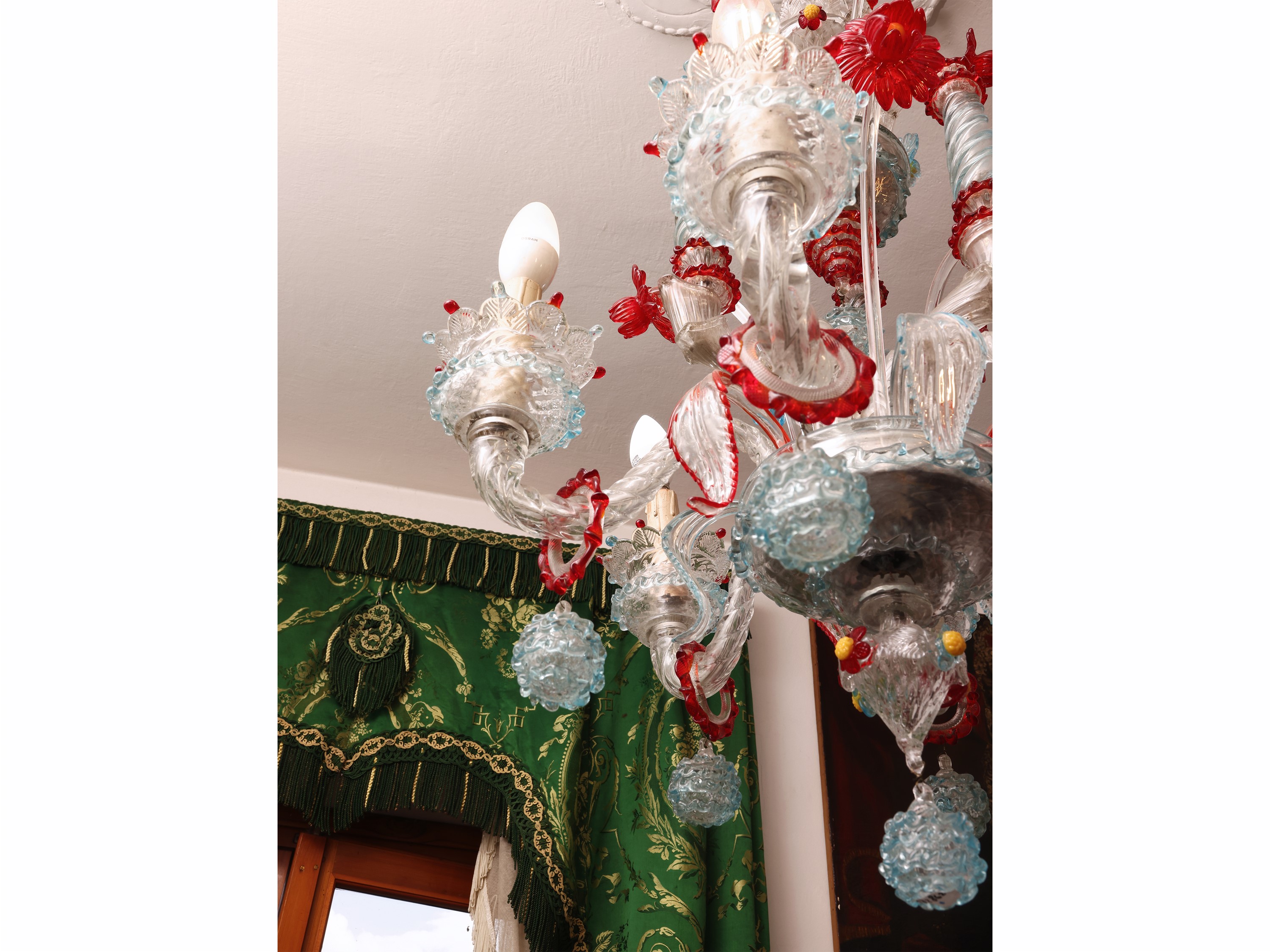 Lampadario, vetro soffiato di Murano, h 80 cm, diam. 50 cm