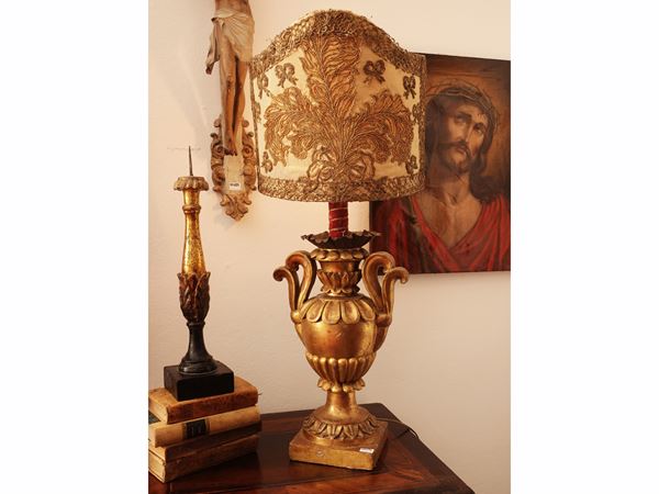 Portapalmetta in legno intagliato e dorato