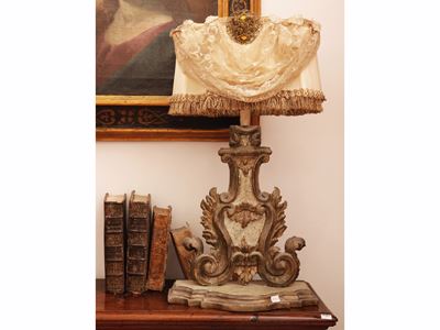 Portapalmetta in legno intagliato, laccato e dorato, fine XVIII secolo