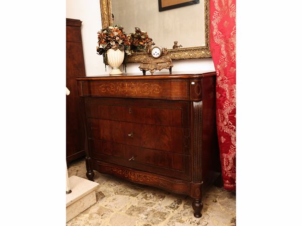 Big house veneered in mahogany, mahogany feather and other essences