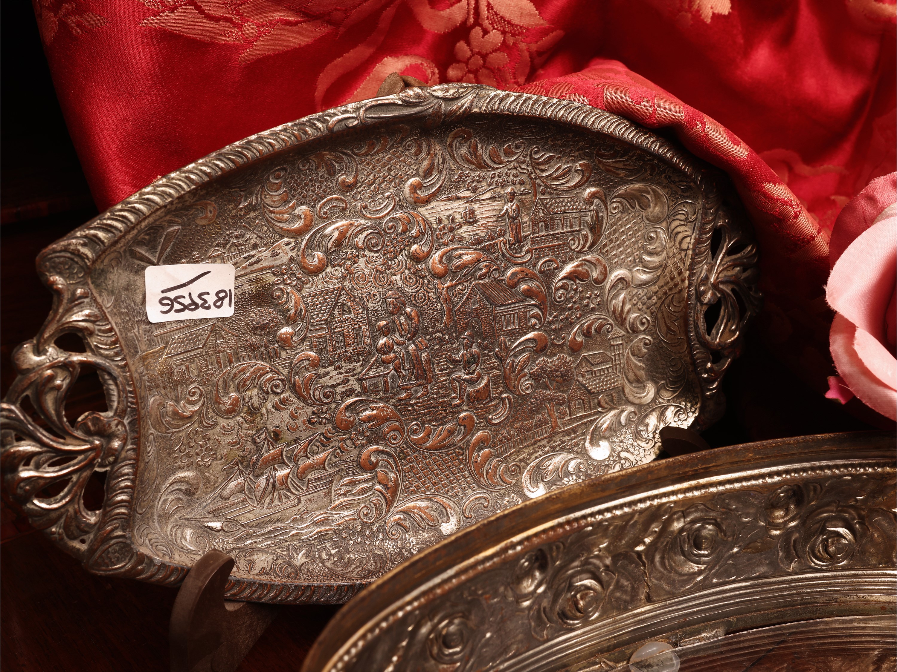 Articoli da curiosità d’epoca, accessori in porcellana e oggetti vari (XIX/XX secolo)