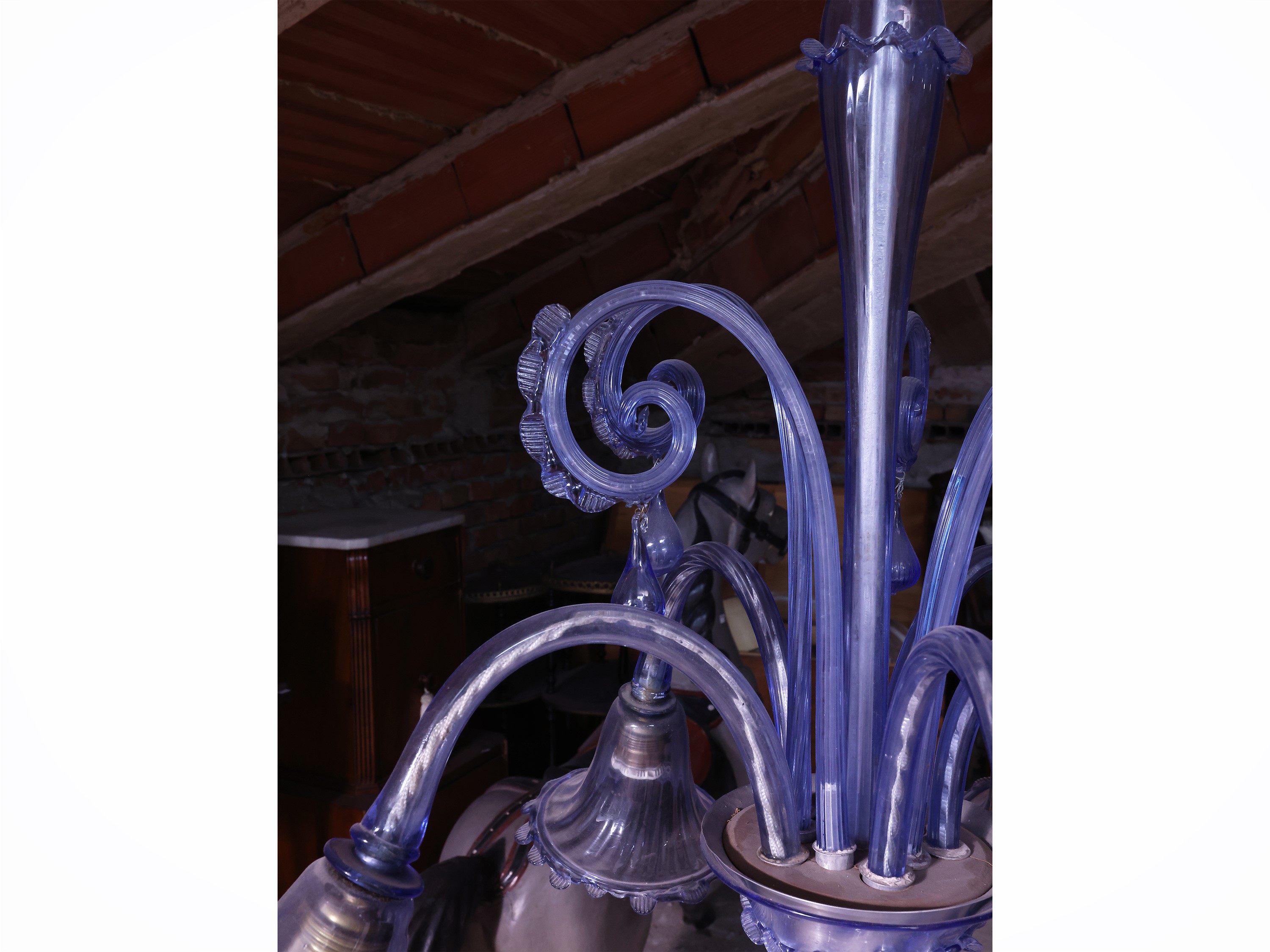Lampadario in vetro soffiato azzurro, Murano (prima metà XX secolo)