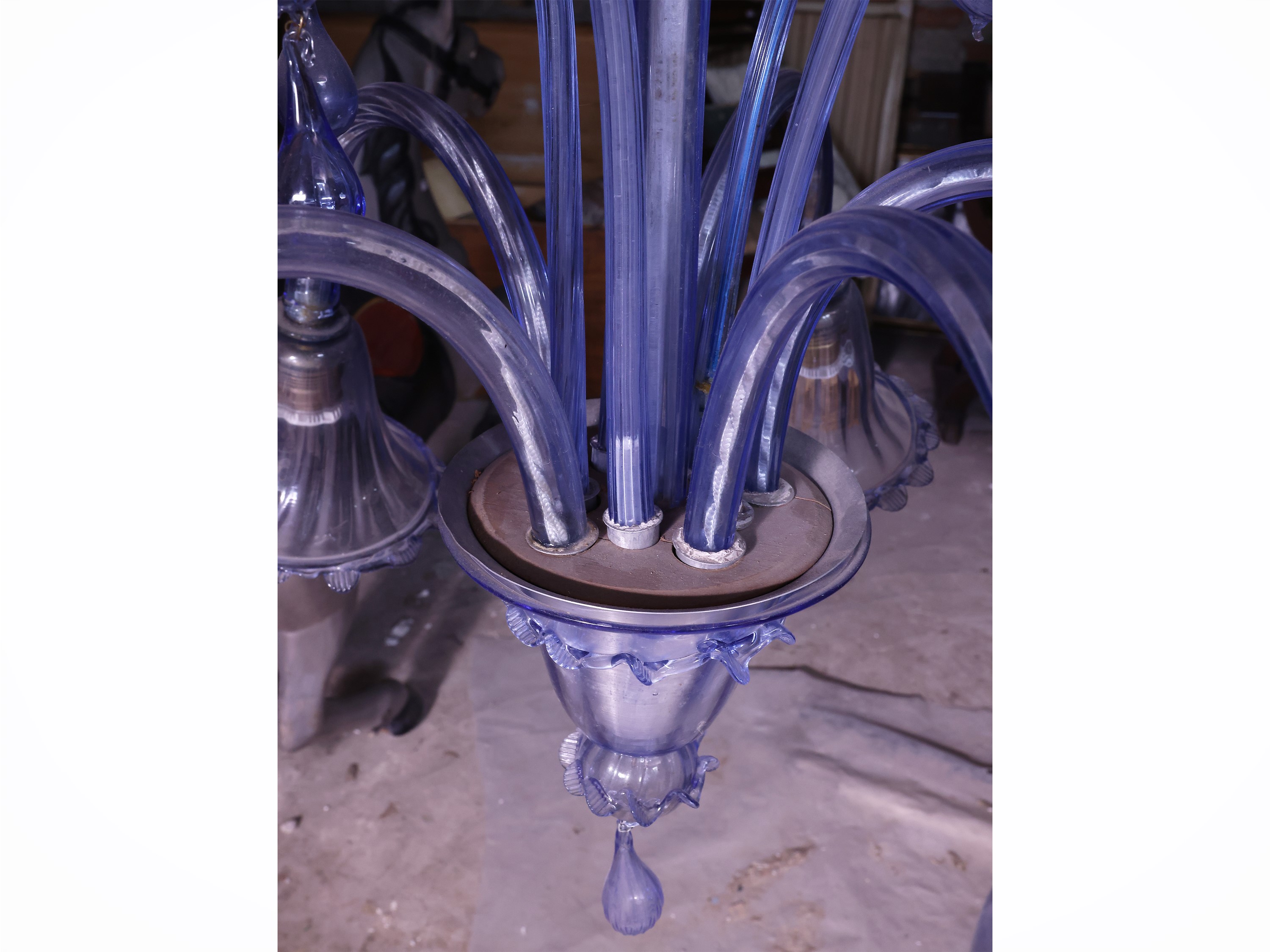 Lampadario in vetro soffiato azzurro, Murano (prima metà XX secolo)